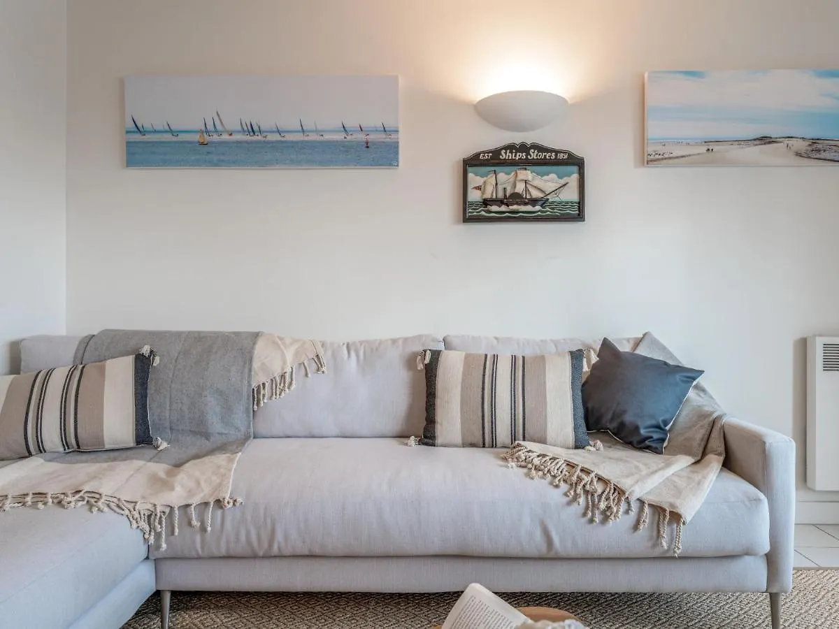 Apartment Baie De Beaumer-3 By Interhome Carnac