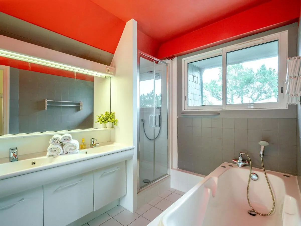Apartment Baie De Beaumer-3 By Interhome Carnac